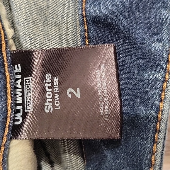 Express Jean Short - Picture 4 of 4
